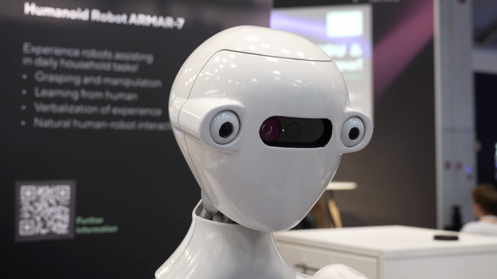 humanoide Roboter ARMAR 7 des Karlsruher Institut fuer Technologie