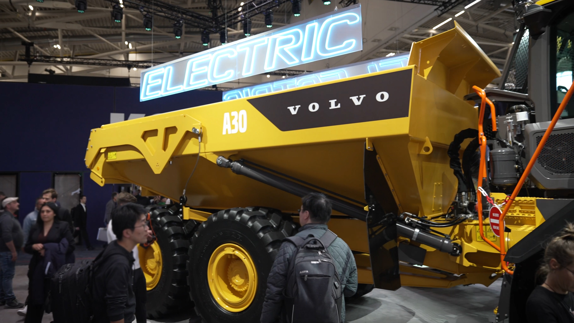 Batterieelektrischer Dumper A30 Volvo