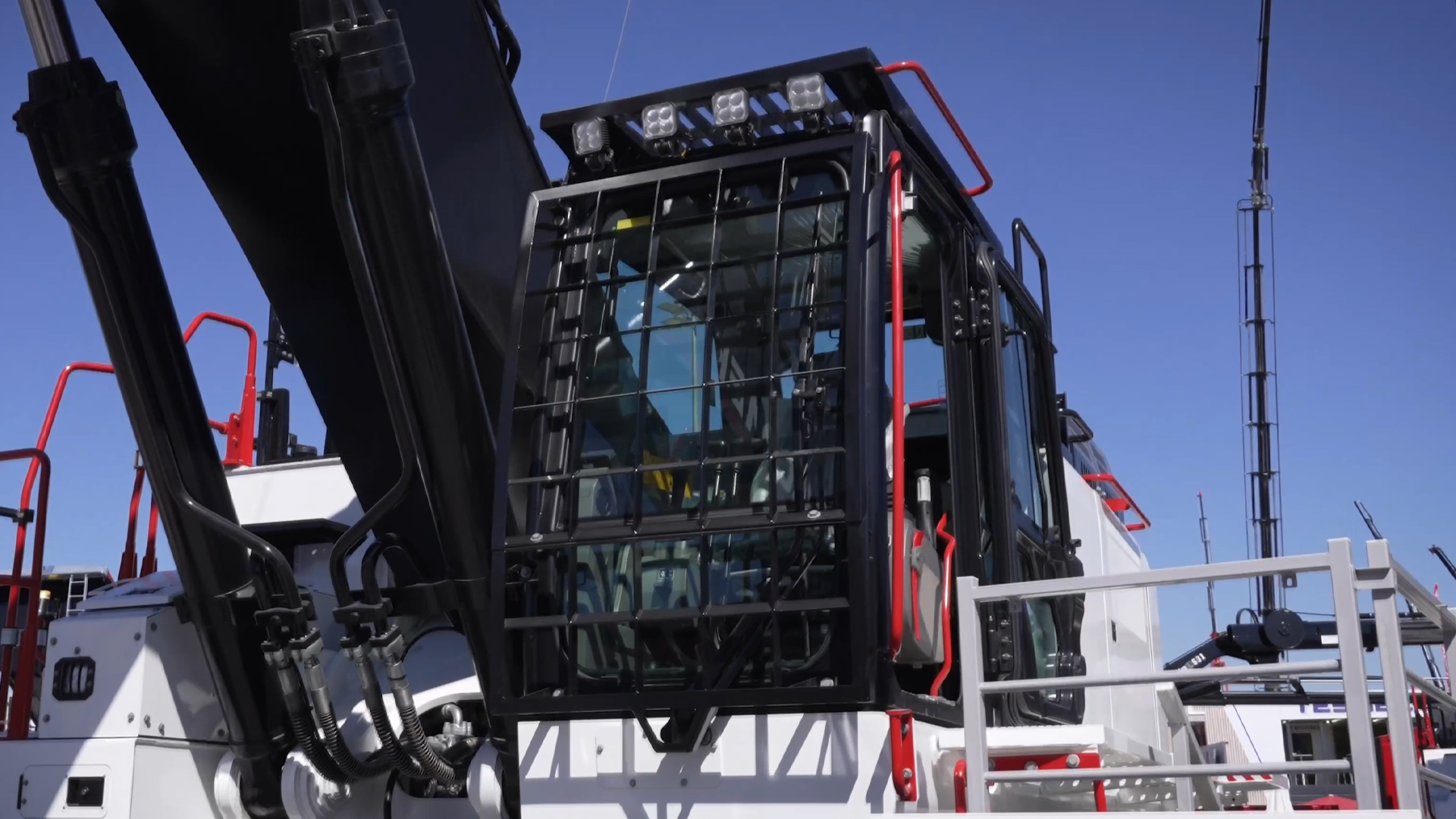 Fahrerkabine Hidromek 80 Tonnen Raupenbagger