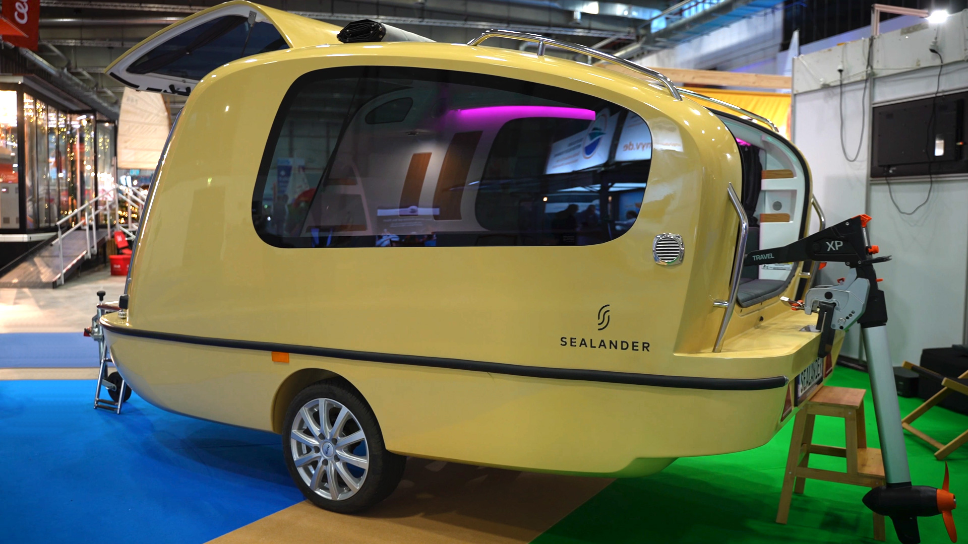 Sealander Caravan und Boot in einem