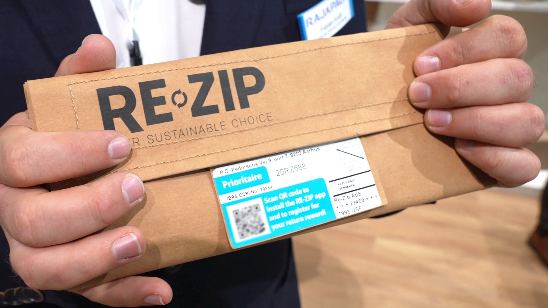 Gebrauchte Verpackung reduziert Abfall Raja