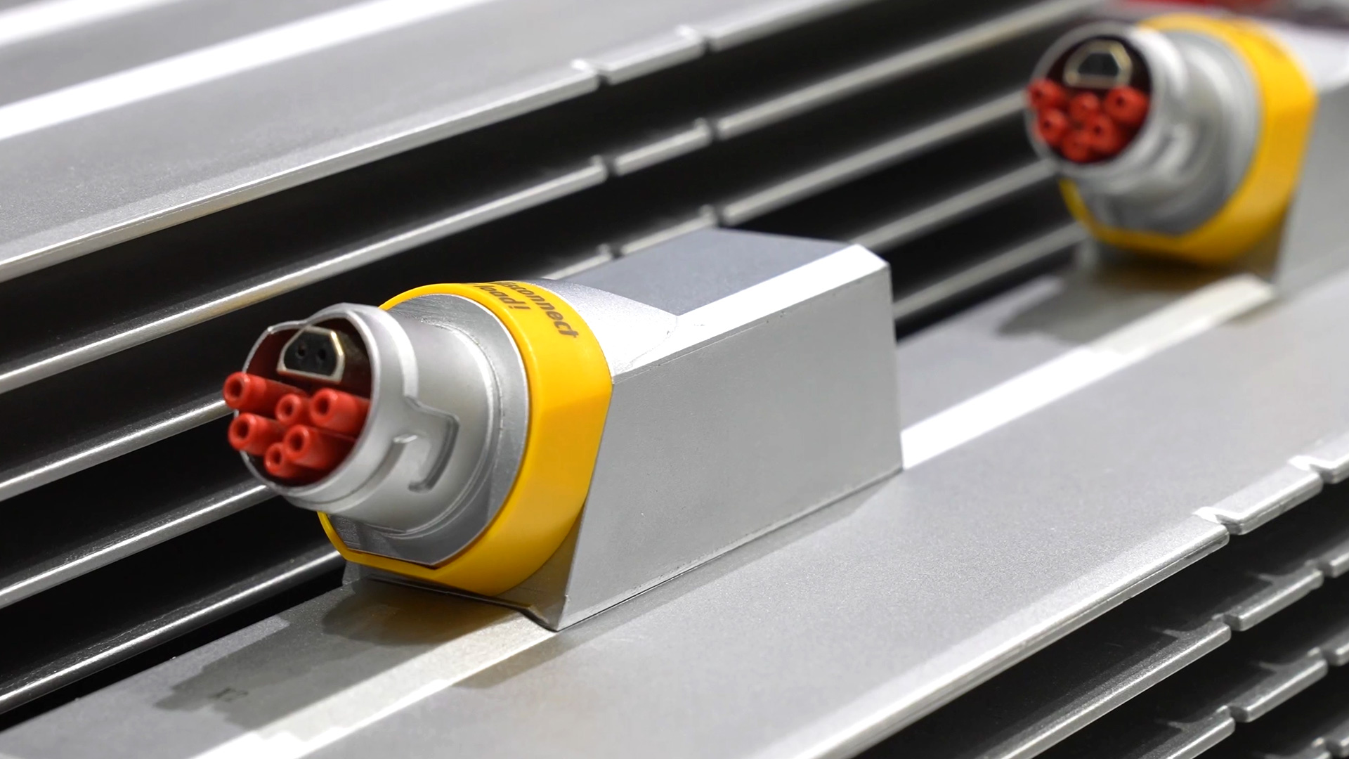 Vorkonfektionierte Stecker und Verbinder MX System