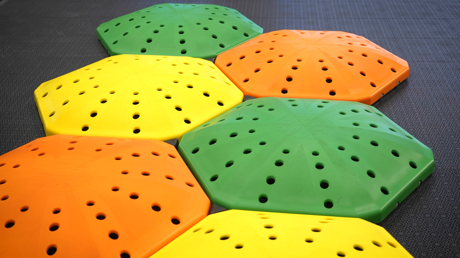 BounceCloud bewegungsfoerderndes Outdoor Trampolin Eurotramp