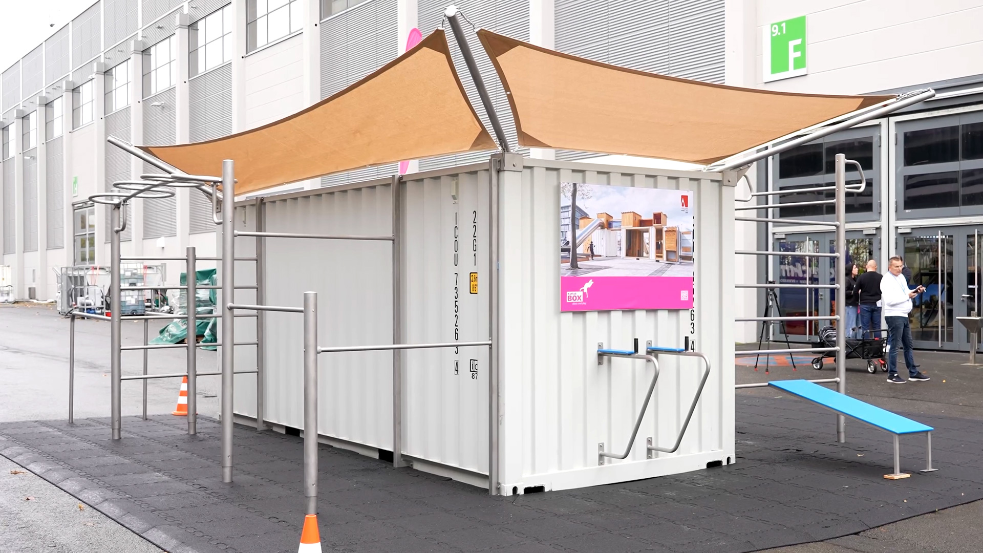 Mobile urbane Trainingsanlage Container KuKuk Box