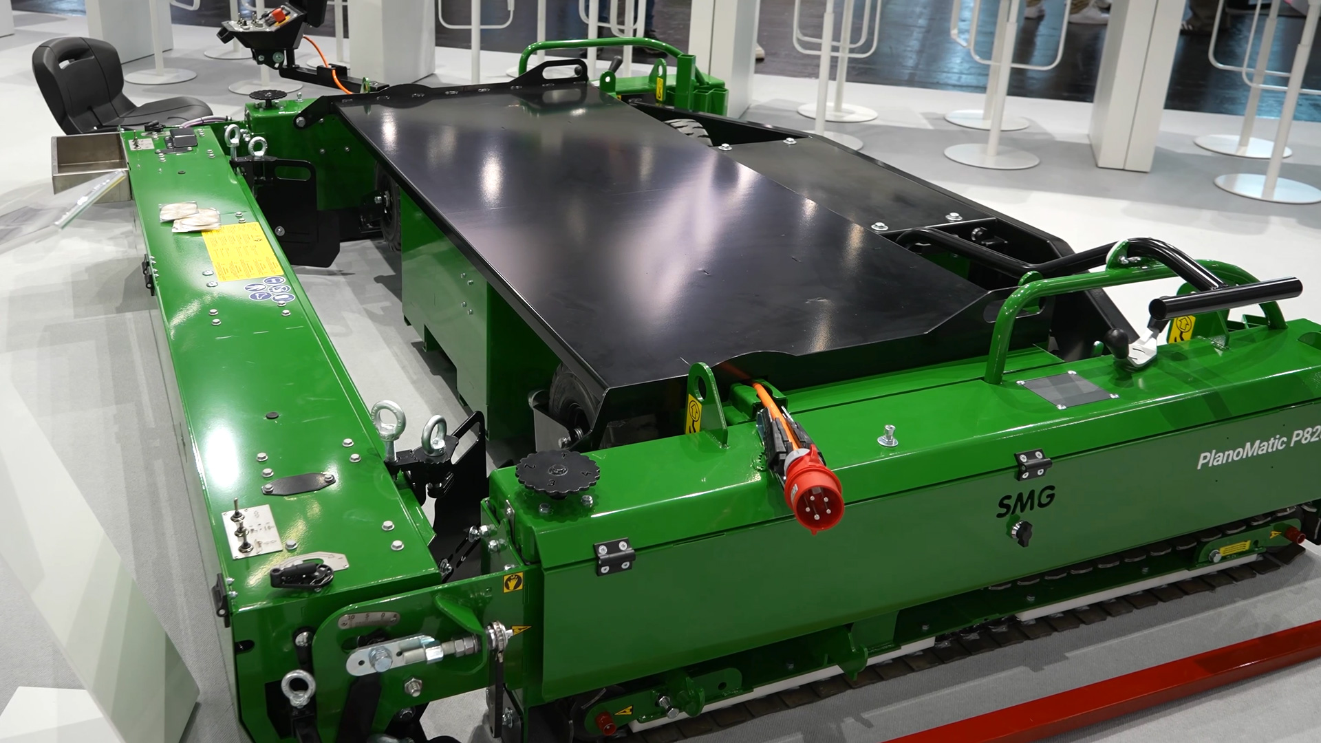 SMG PlanoMatic P828 vollelektrischer Einbaufertiger Rundlaufbahnen