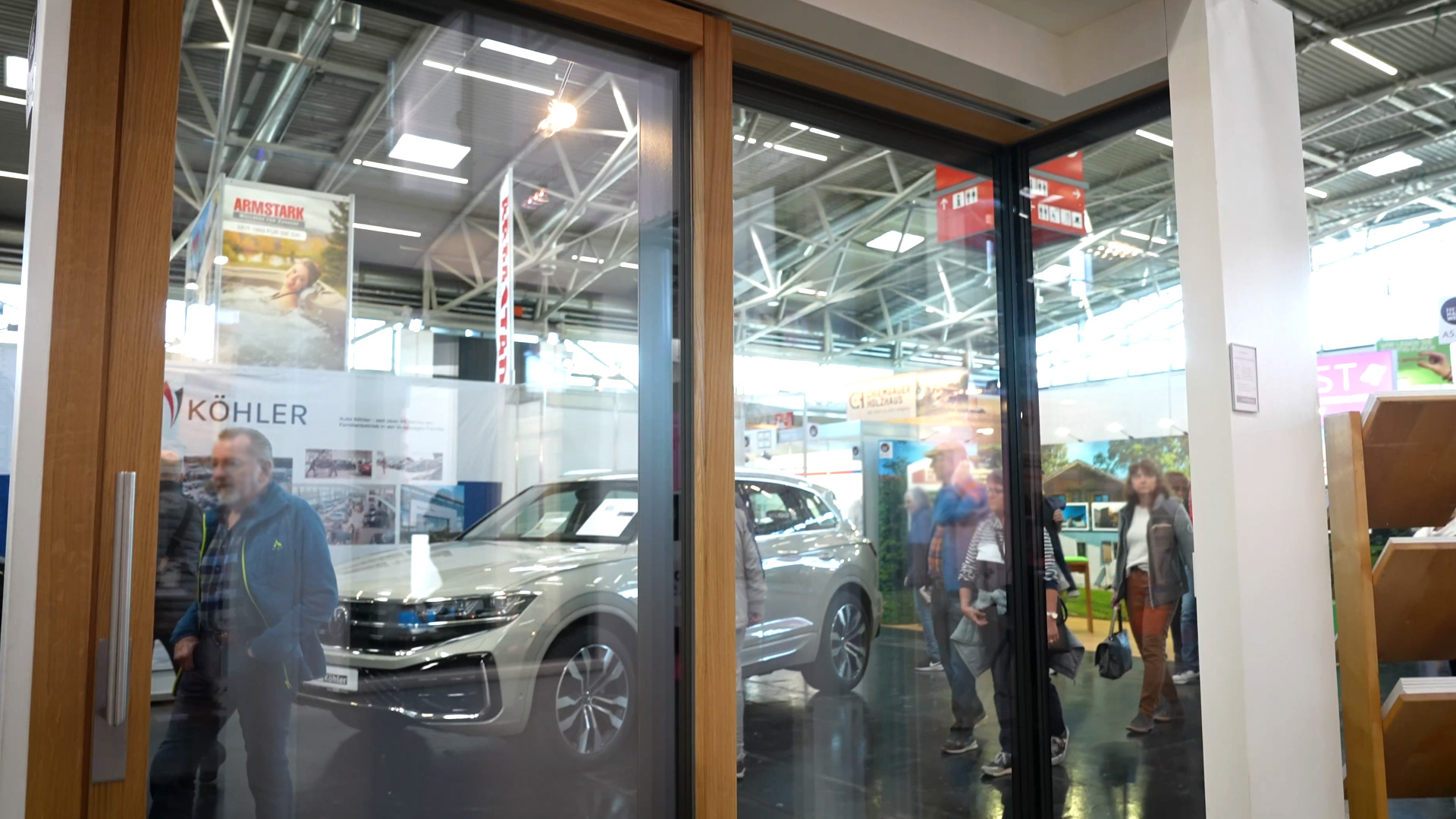 Sageder Slim Schiebetür moderne Glasarchitektur