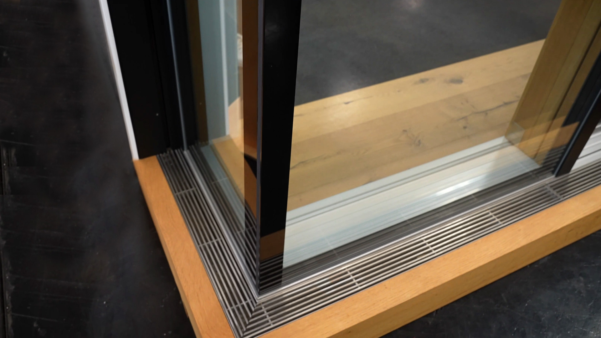 Sageder Sonderbau Glasfenster Schiebetüren