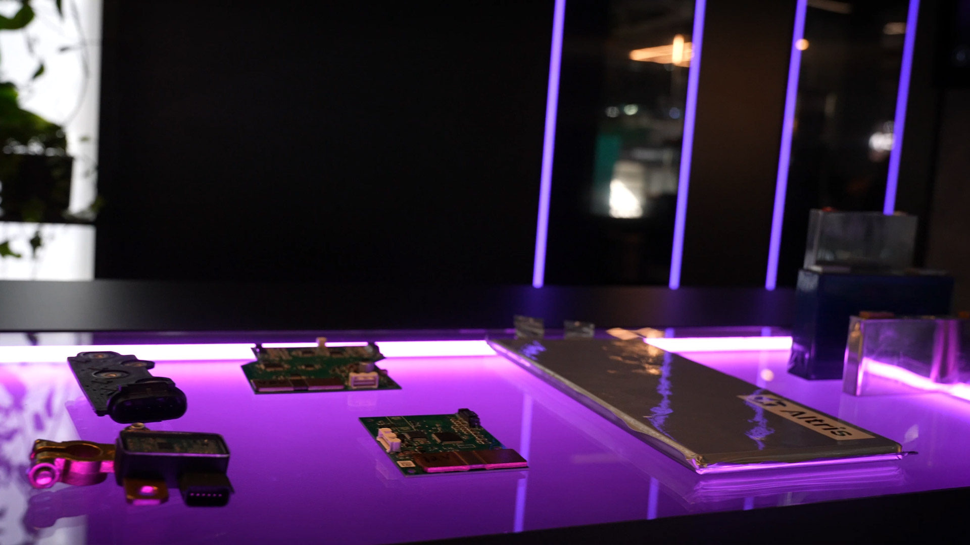 BMS Elektronik Batteriesteuerung 12 Volt und 48 Volt Clarios in Kooperation mit Altris