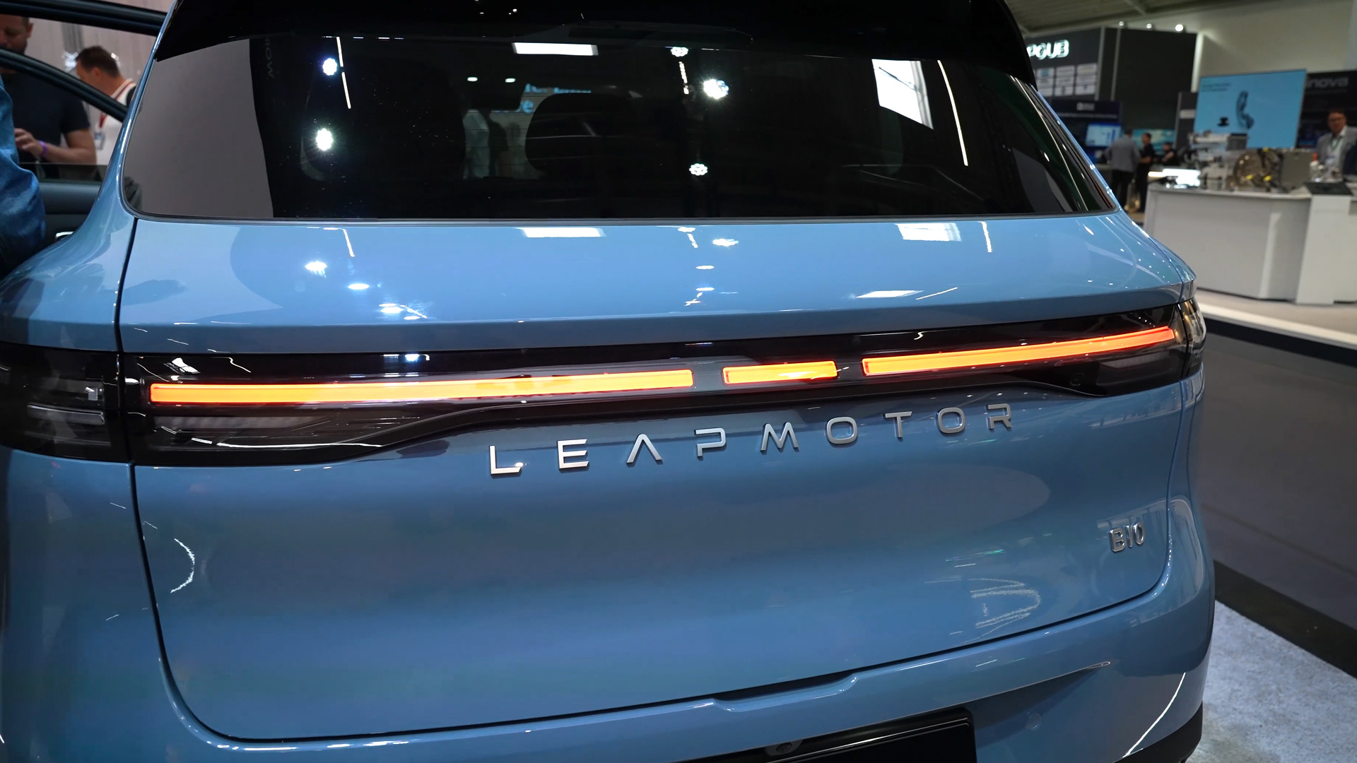 Heckansicht B10 Leapmotor