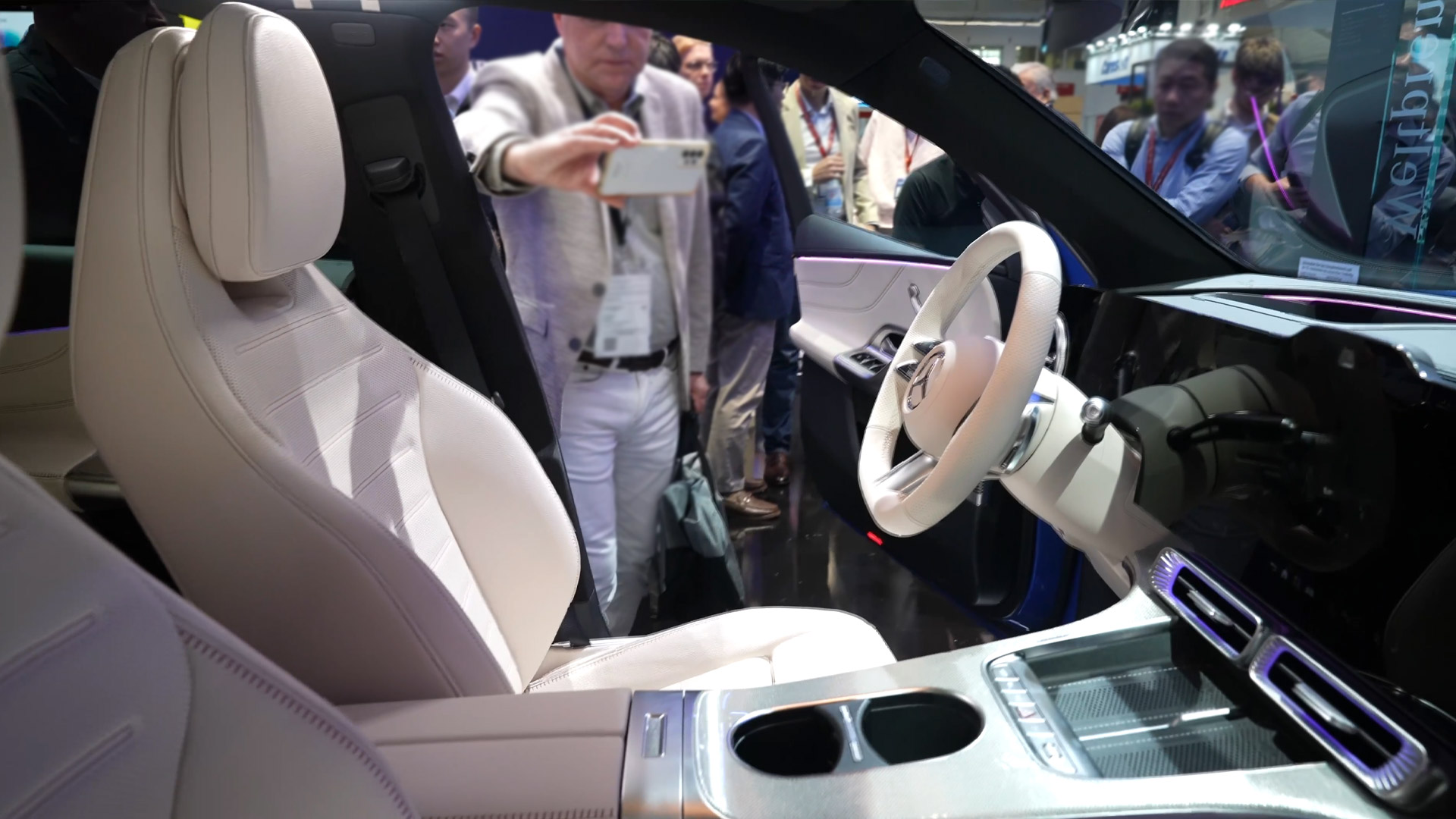 Nachhaltiger Mercedes GLC mit zertifiziert veganem Interieur