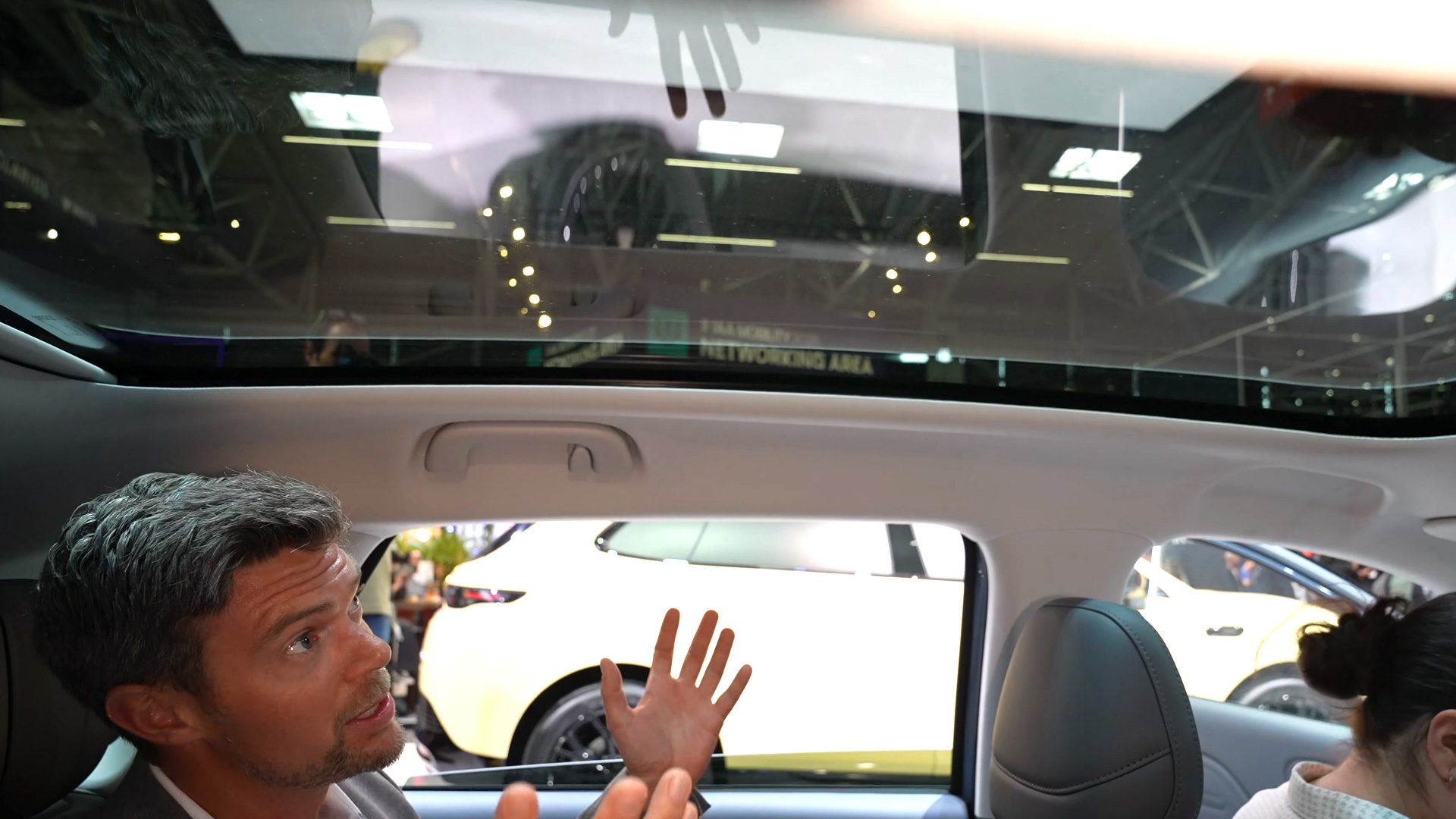 Panoramadach Ausstattung Kompakt SUV Leapmotor