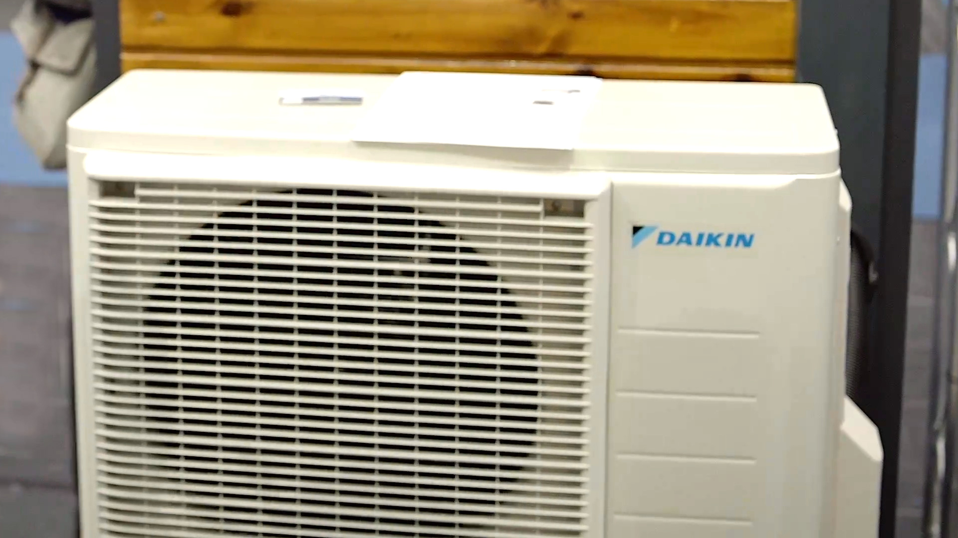 Kaeltech Effiziente Klimaanlagen und Luft Luft Waermepumpen fuer Privathaushalte infa Hannover