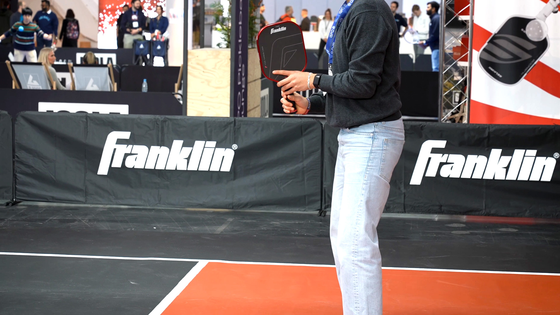 Pickleball Court mit kompakter Spielfeldgröße