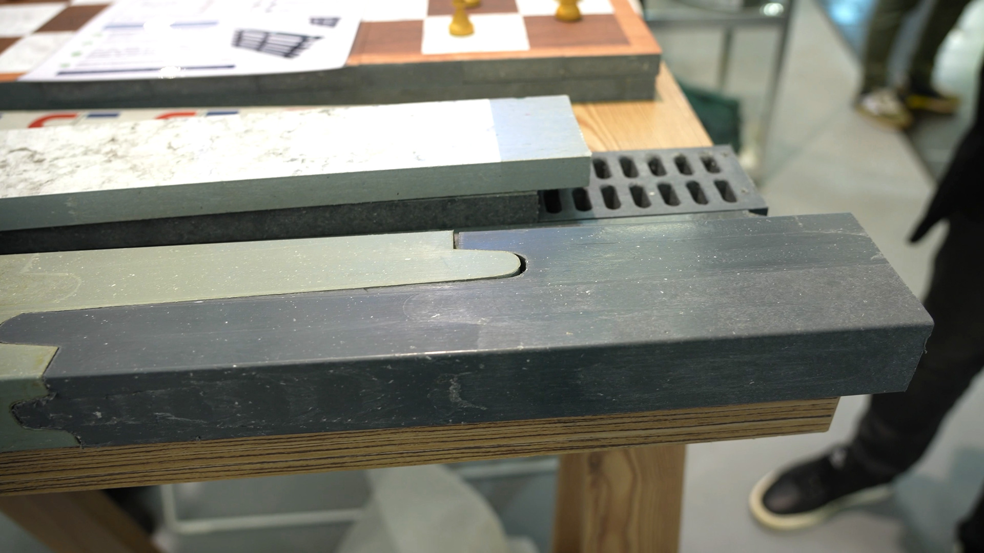 Recyelter Kunststoff ist widerstandsfaehiges Fuellmaterial Replace Plastics
