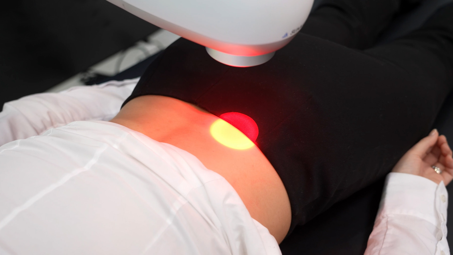 Schmerztherapie Iris mit fünf Infrarot Wellenlängen