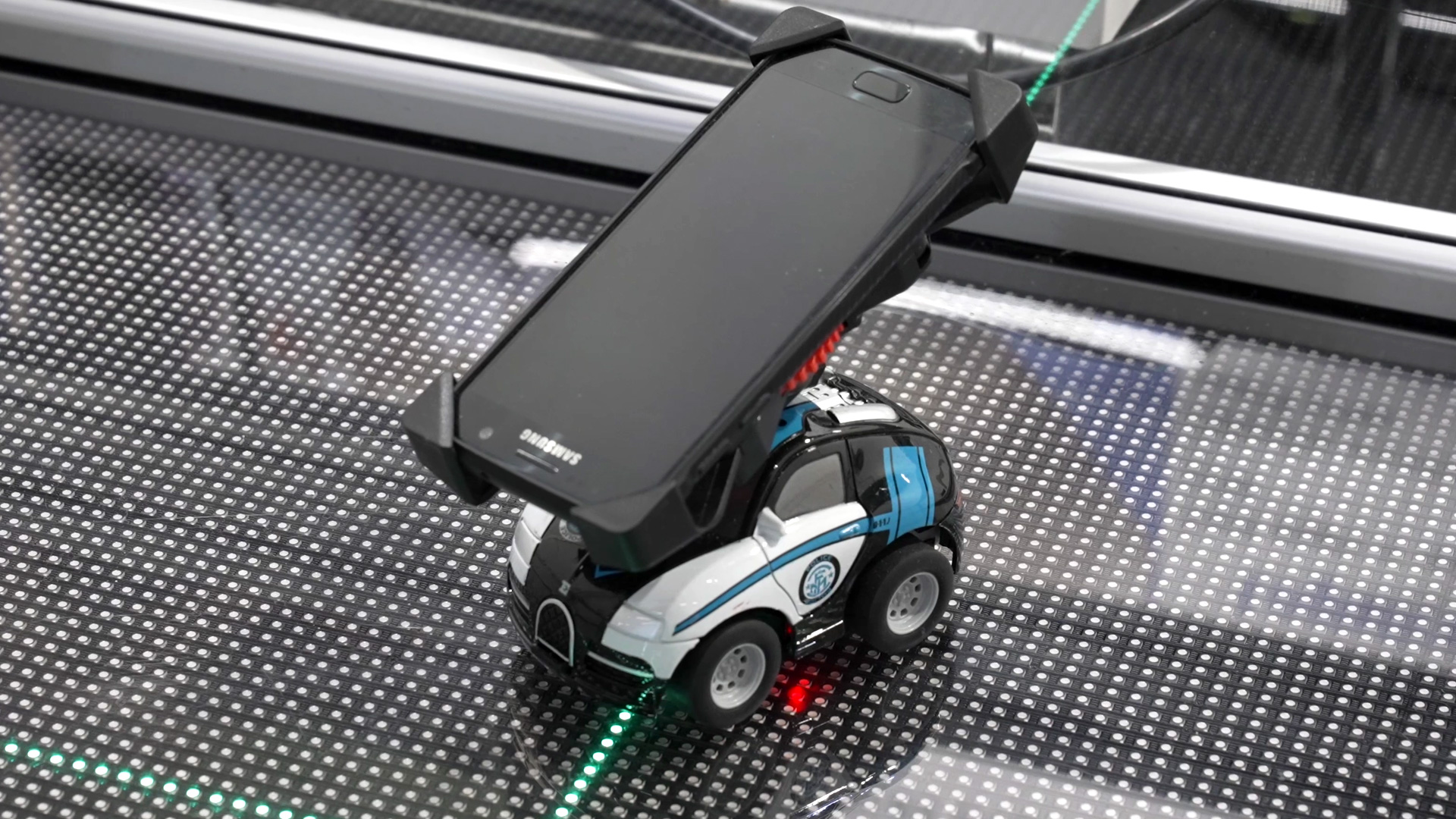 Praezise Lokalisierung in Innenraeumen mit innovativer Pelora Bluetooth Technologie
