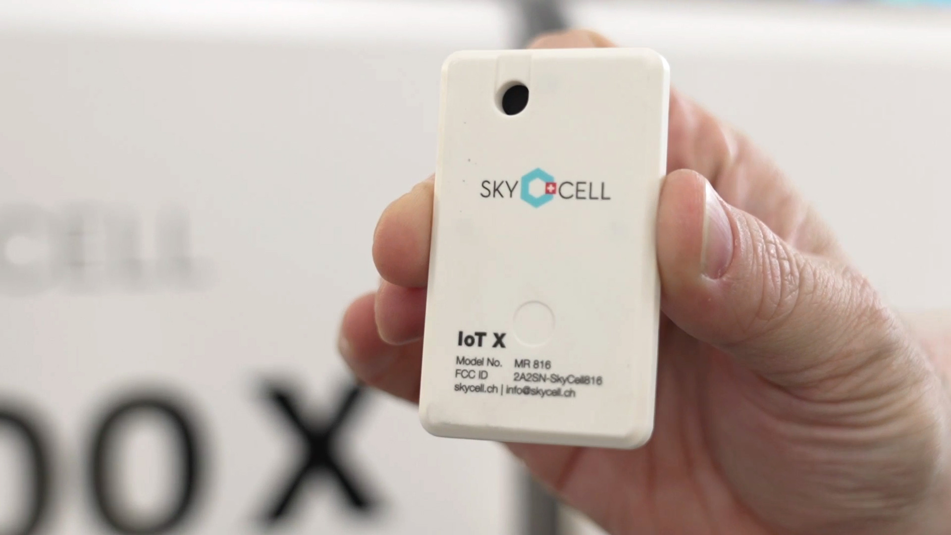SkyCell Container mit Sensoren fuer Echtzeitdaten Pharmacontainer