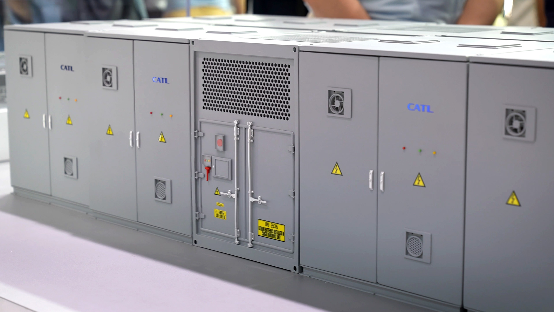 Natrium-Ionen-Batterien für große Energiespeicher