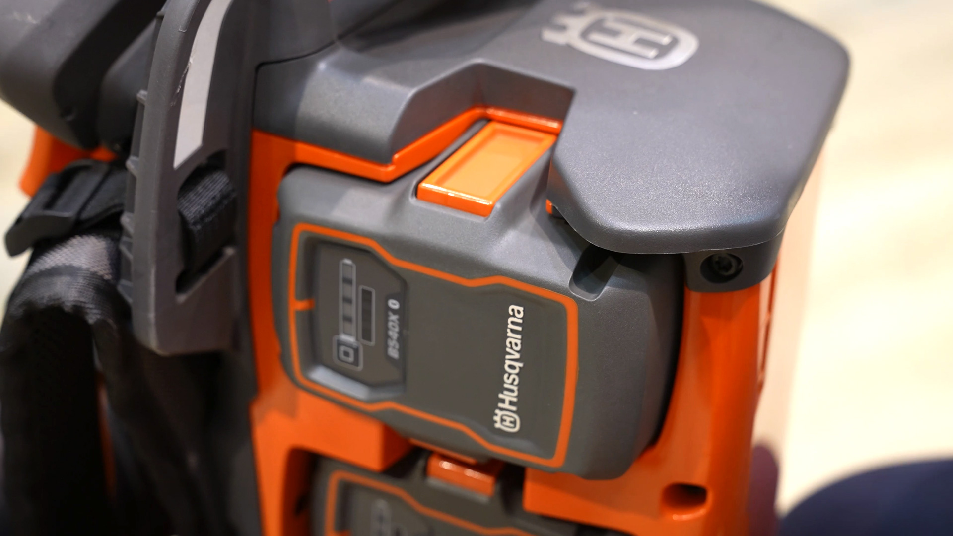 Husqvarna 540 Akku hält seine Zellen mit Luft kühl