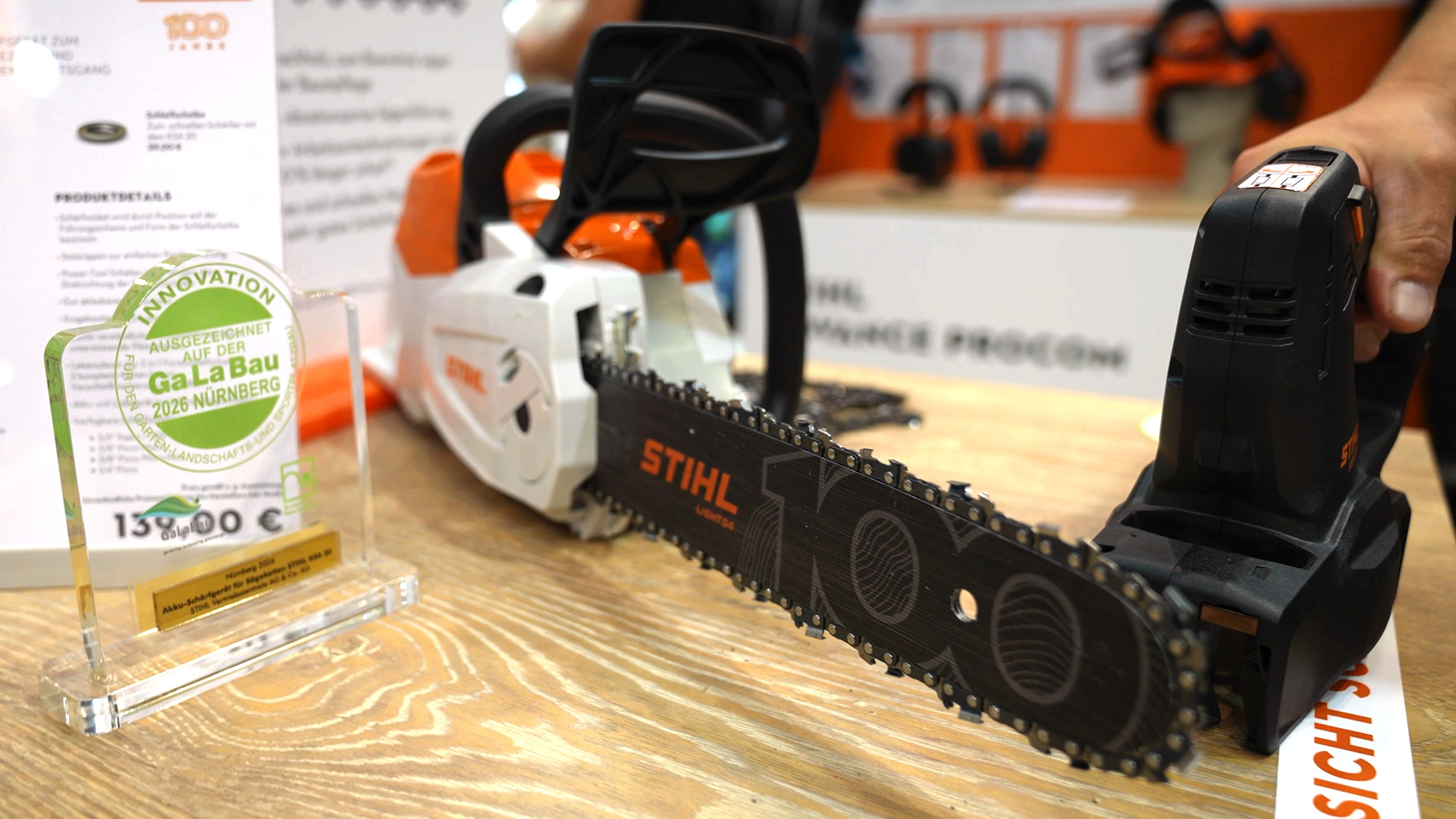 Stihl KSA 20 arbeitet direkt an der eingespannten Kette