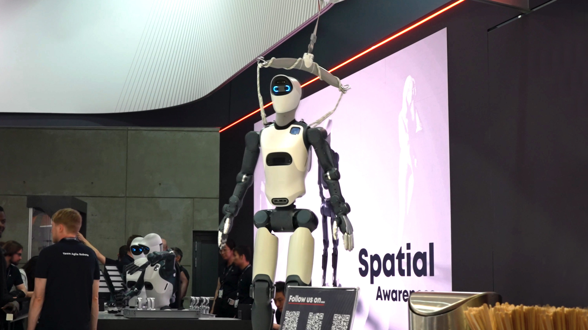 Einsatz humanoider Roboter Agile ONE in Logistik und Materialtransport