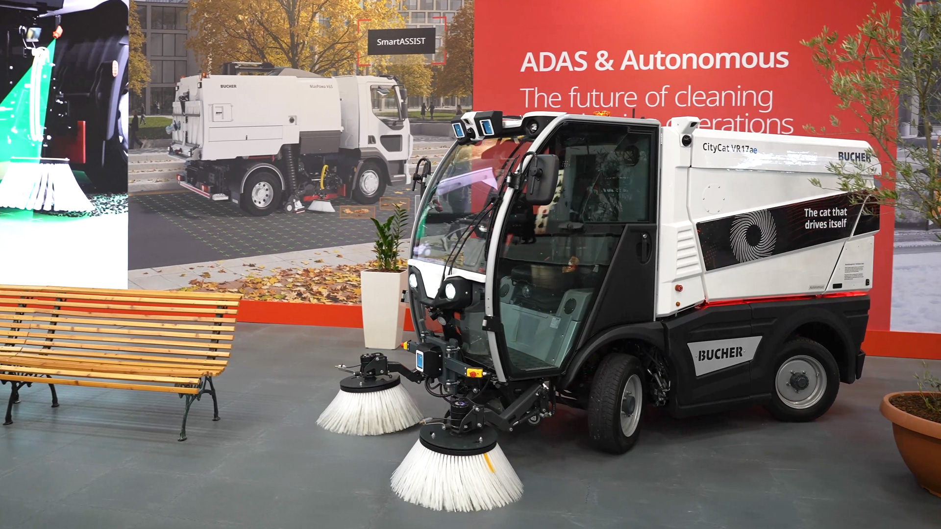 Bucher Municipal autonome Kehrmaschine für Recyclinghöfe und Industrieanlagen