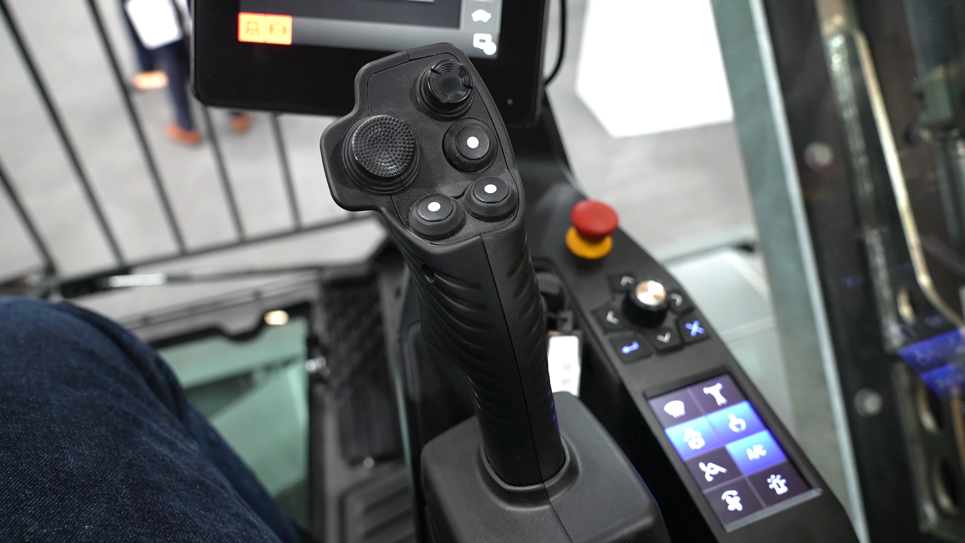 INTUSI Bedienkonzept konfigurierbare Joystick Belegung