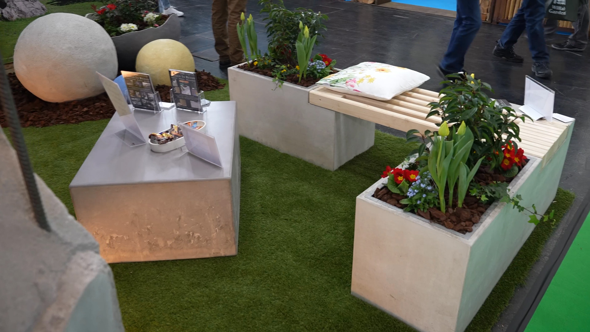 Design in Beton fertigt individuelle Betonmoebel