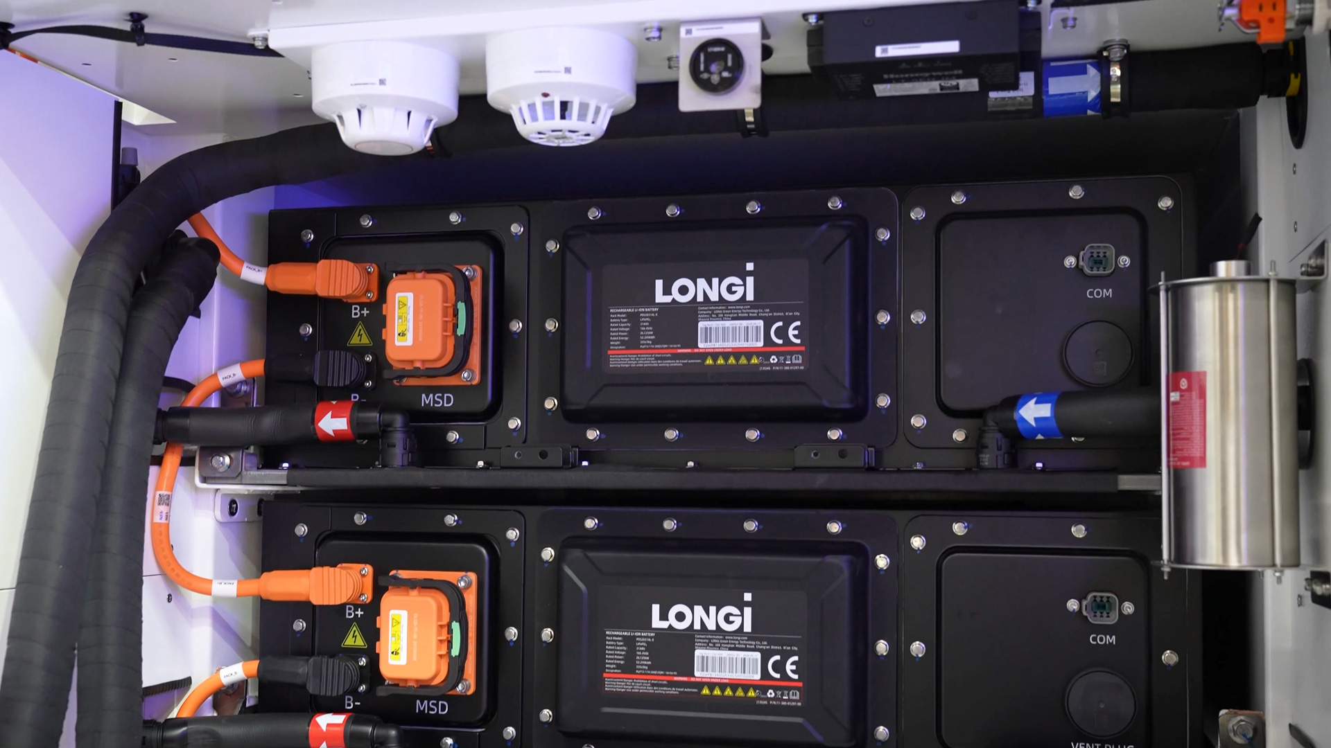 Batteriespeicher verbinden Eigenverbrauch und Netzstabilität
