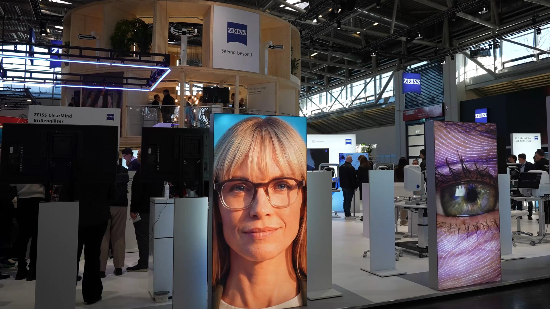 Zeiss Neuro Optics reduziert kognitive Belastung bei modernen Brillenglaesern