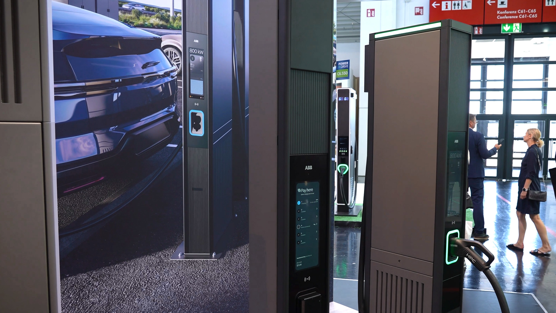 ABB E-mobility entwickelt X Series für große Ladeparks