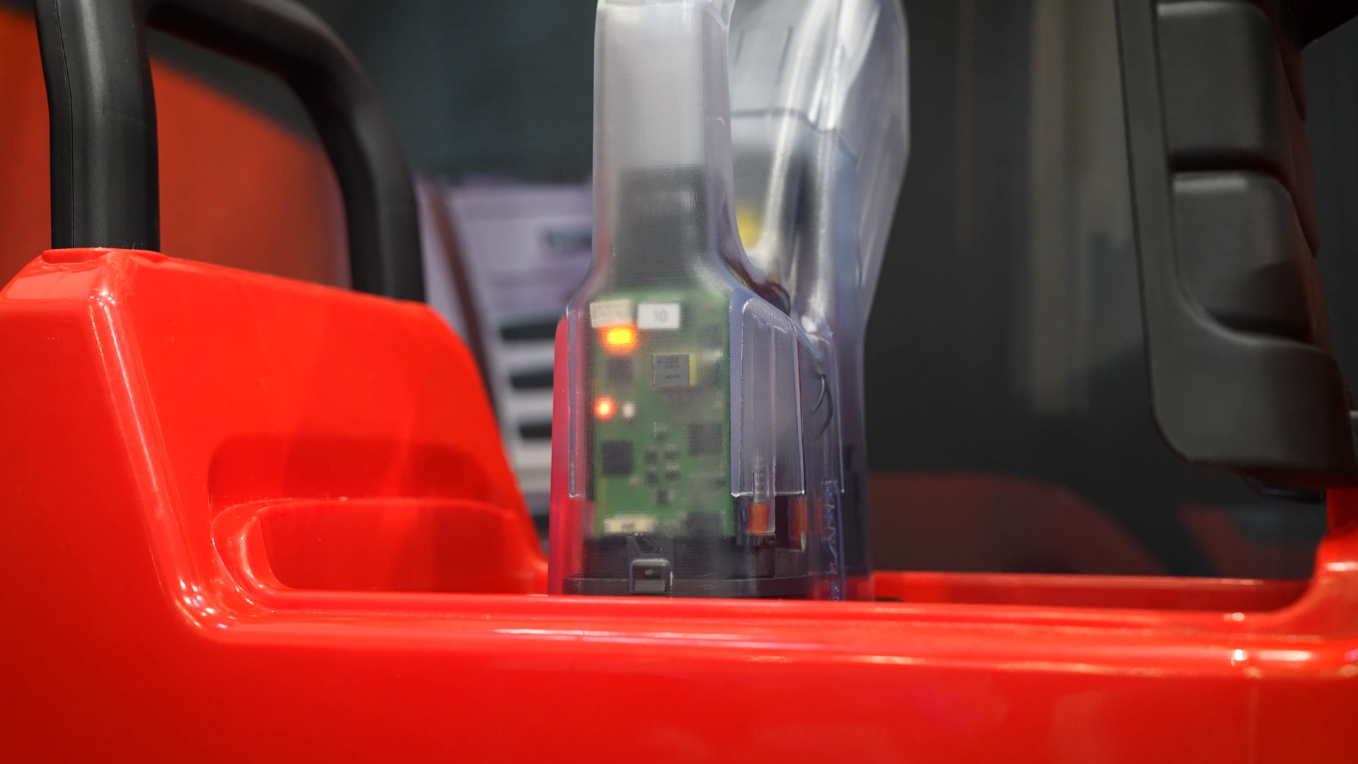 Lange Ladekabel schaffen Platz im Bus- und Truckdepot