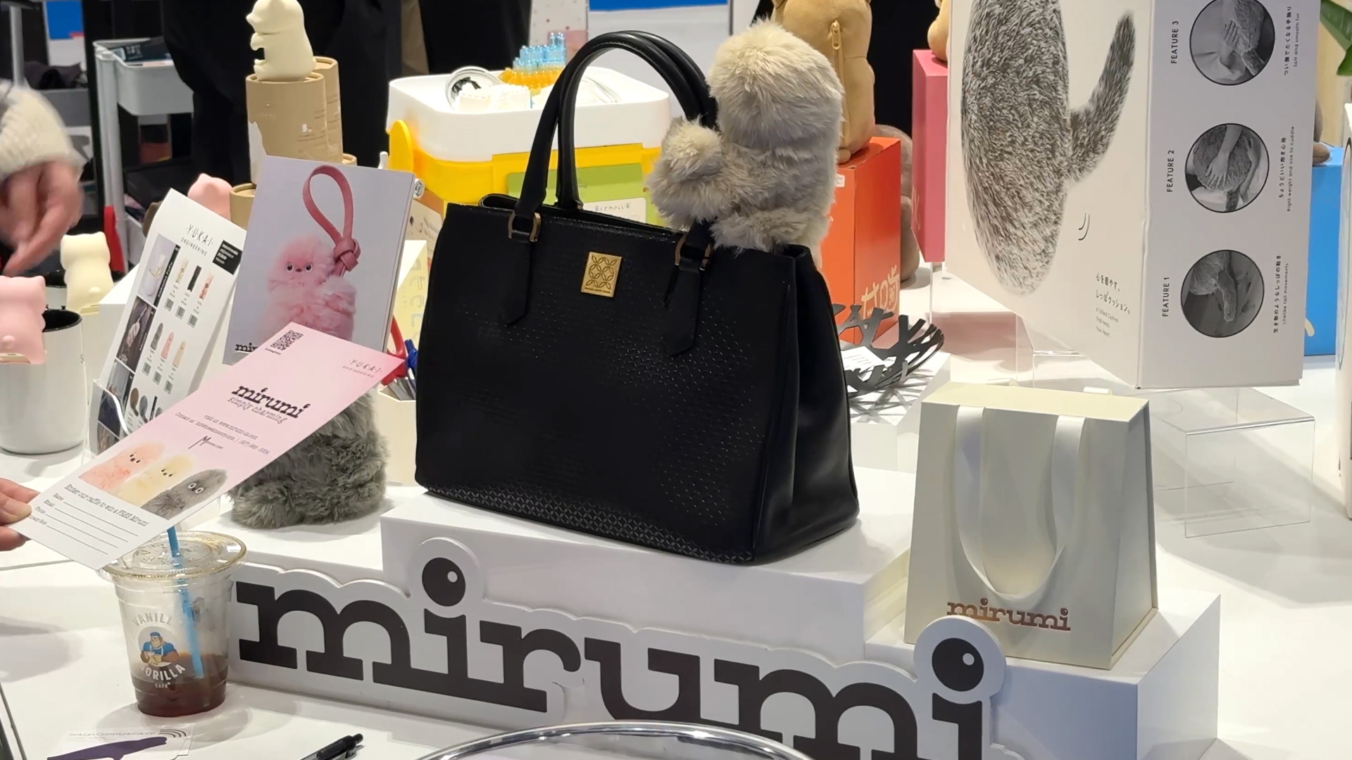 Mirumi Taschenanhänger mit Bewegung und Emotionen