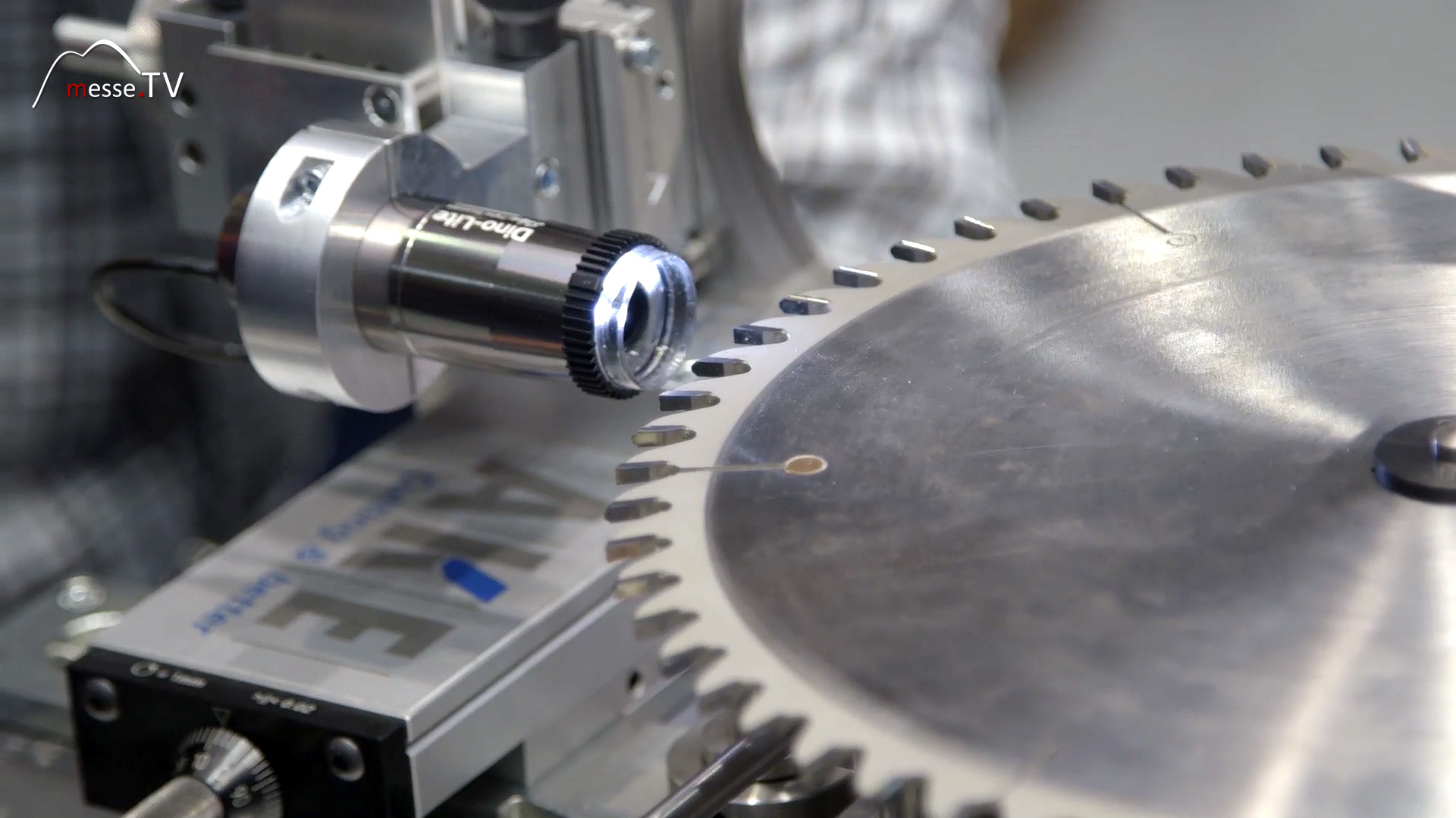 AKE Precision analysis saw blade with camera