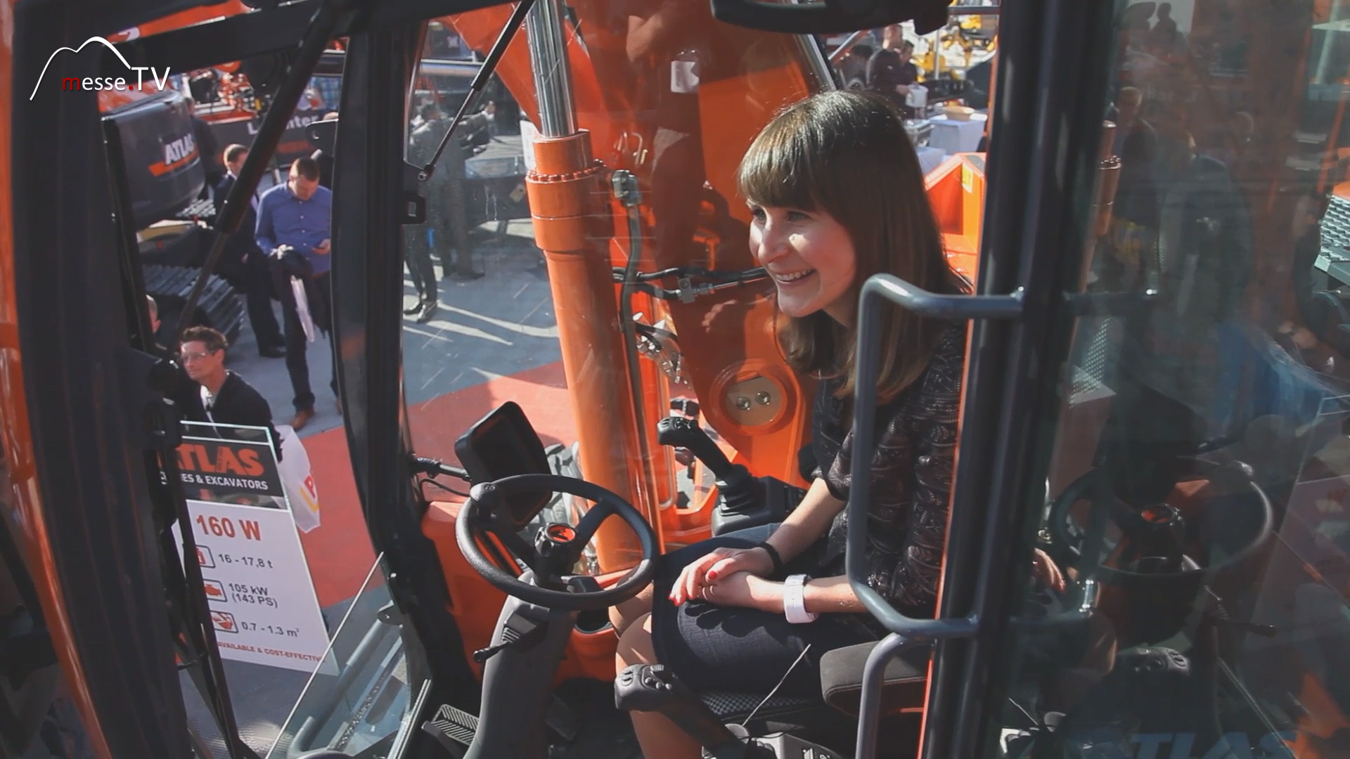 Messe TV reporting Atlas cranes bauma 2016