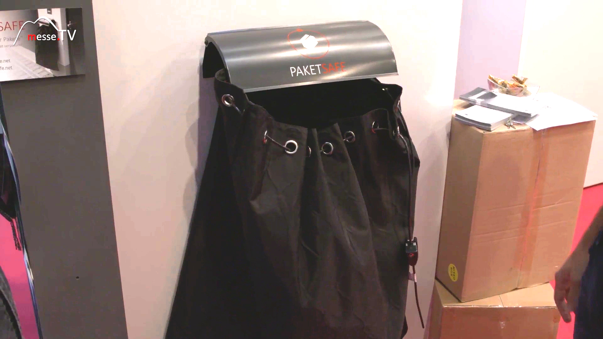Bag for package receipt Paketsafe