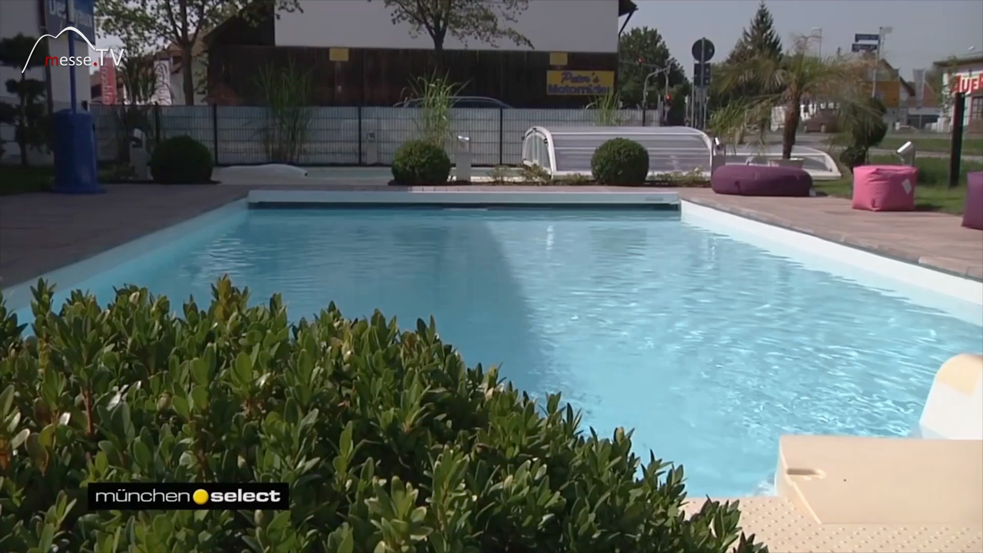 Private swimming pool Desjoyaux Pools