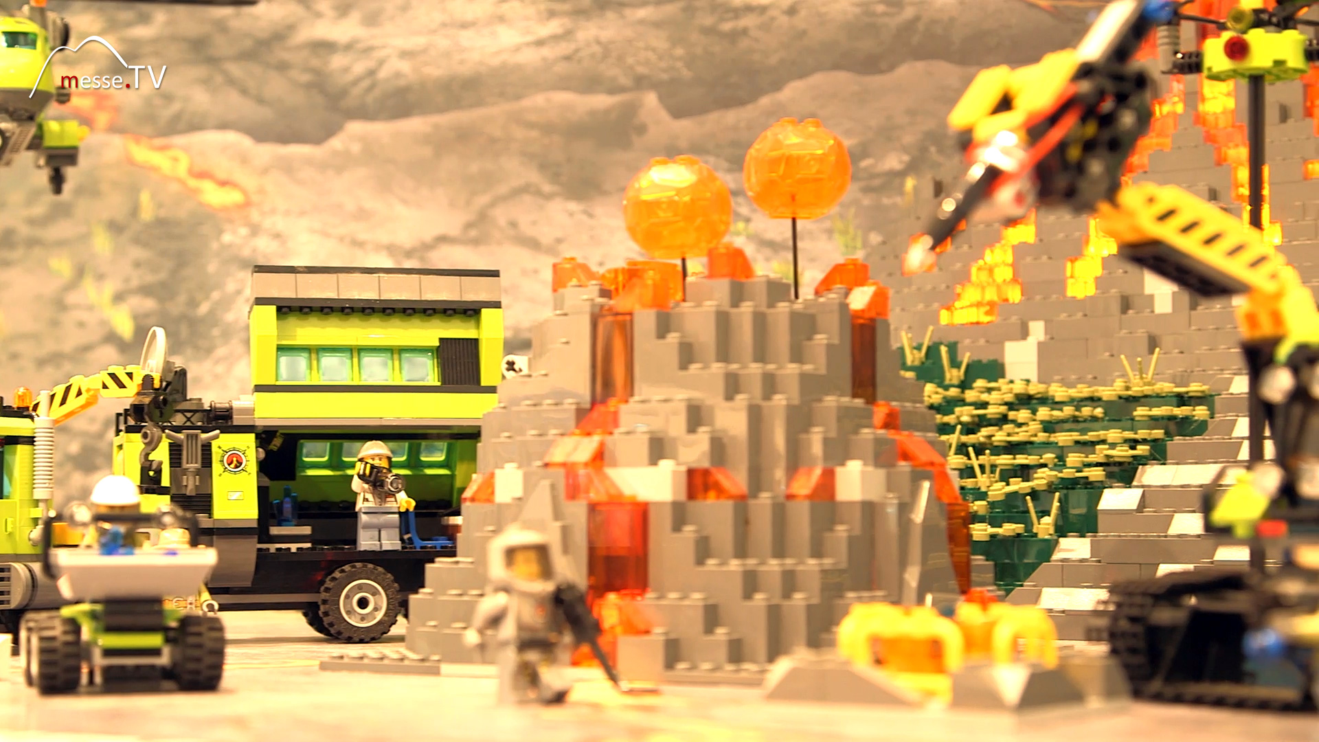 Volcano Expedition Excavator LEGO City
