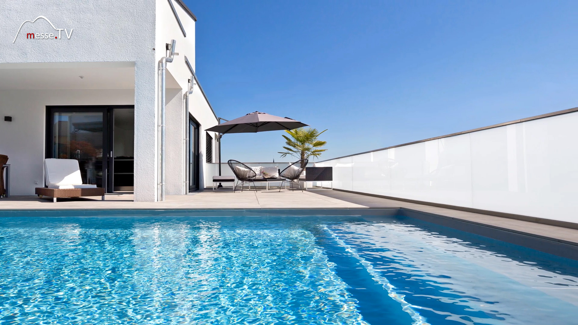 Exclusive pool construction Desjoyaux Pools