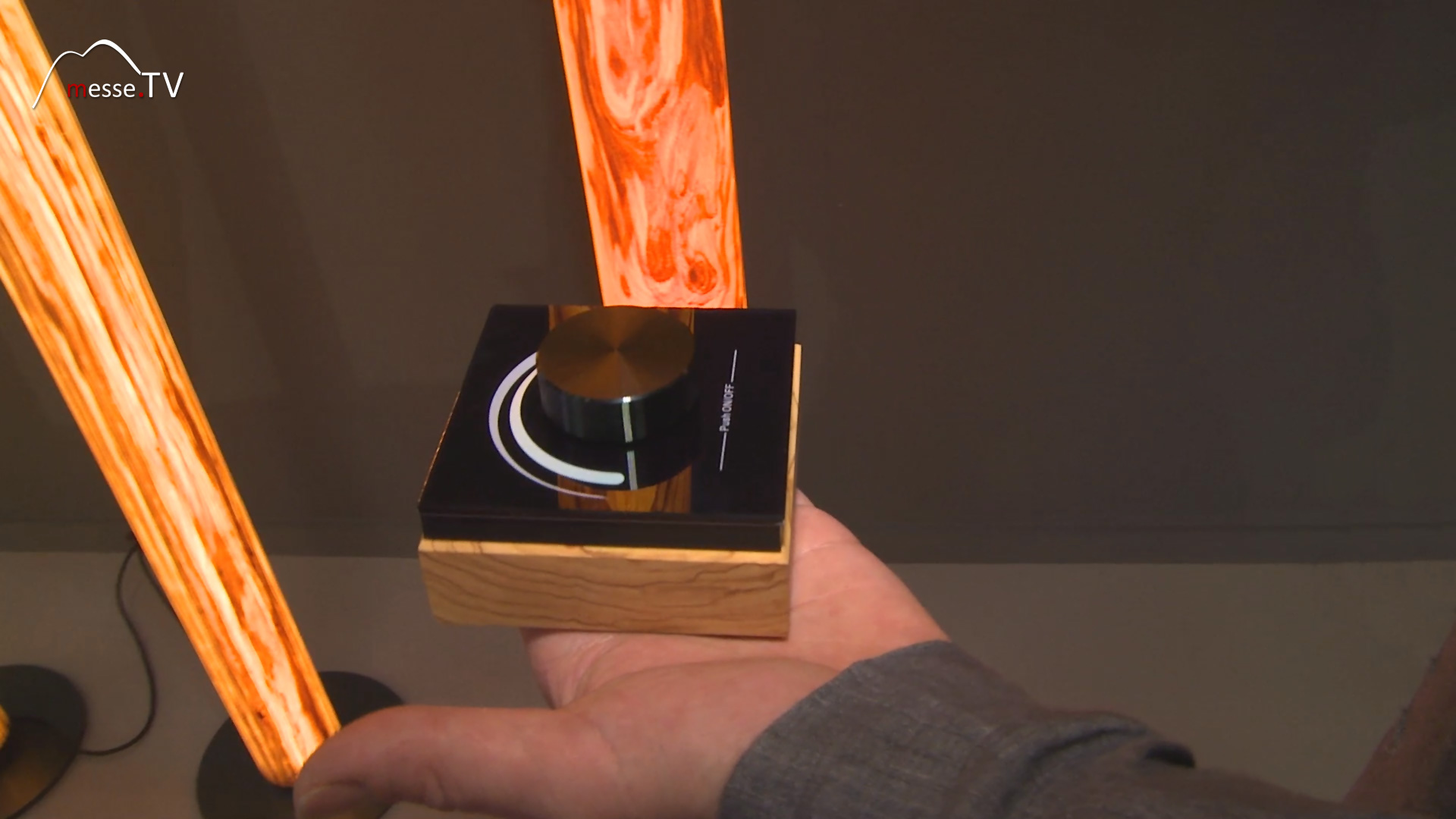 Light regulator color tone adjustment Woodmosphere