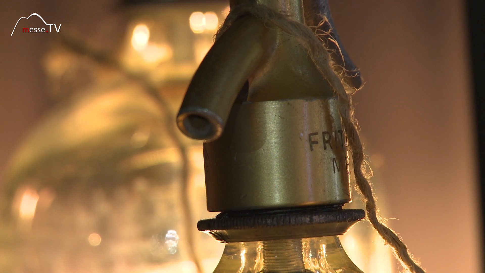 Socket upcycling designer lamp fett