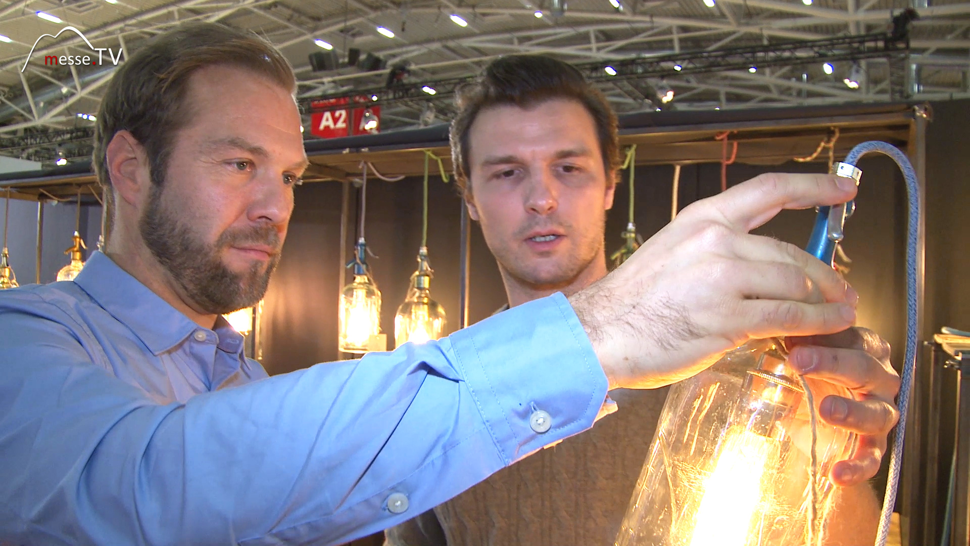 Trade fair TV interview bold home crafts