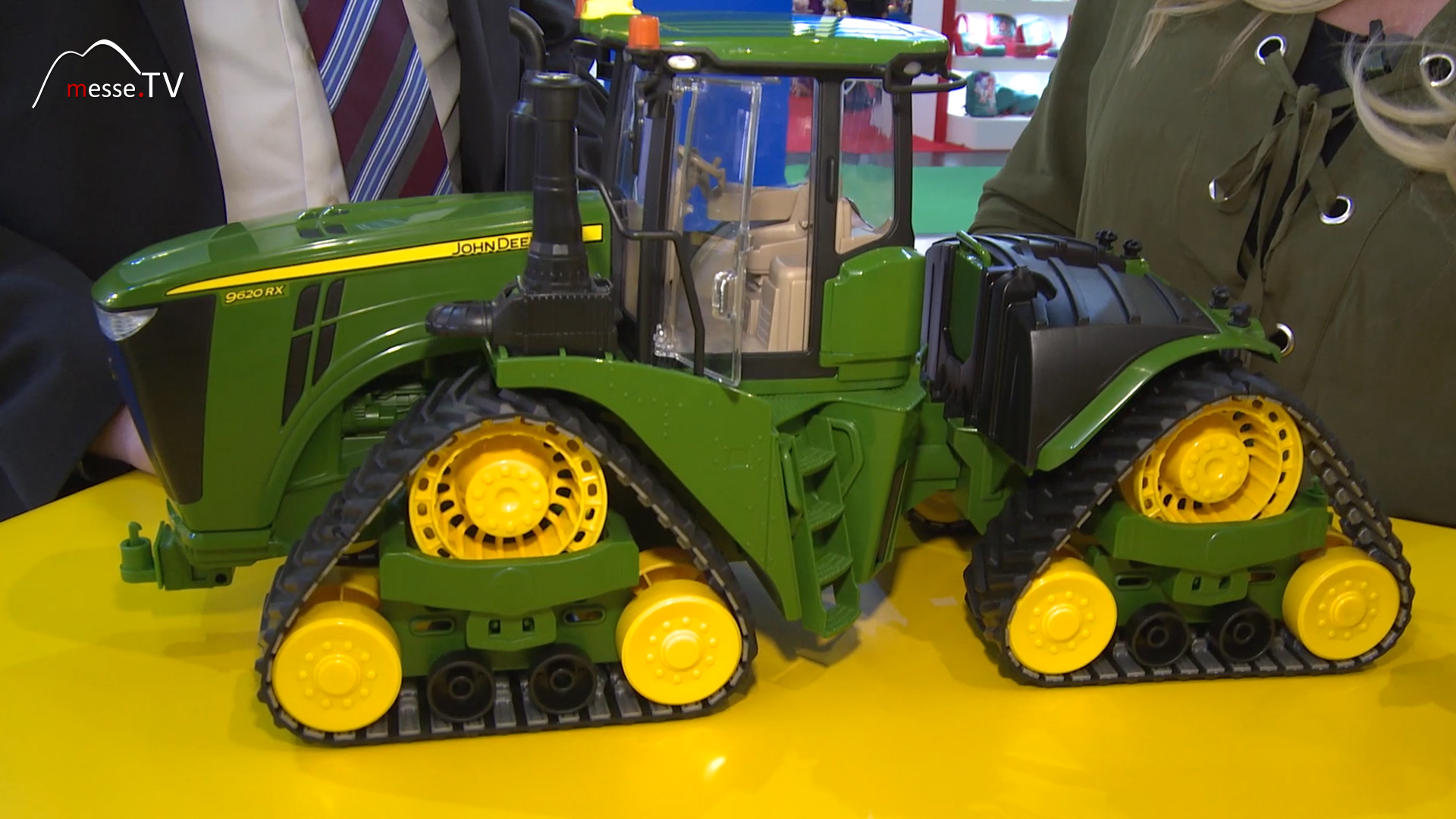 John Deere 9620RX toy excavator caterpillar drive Bruder