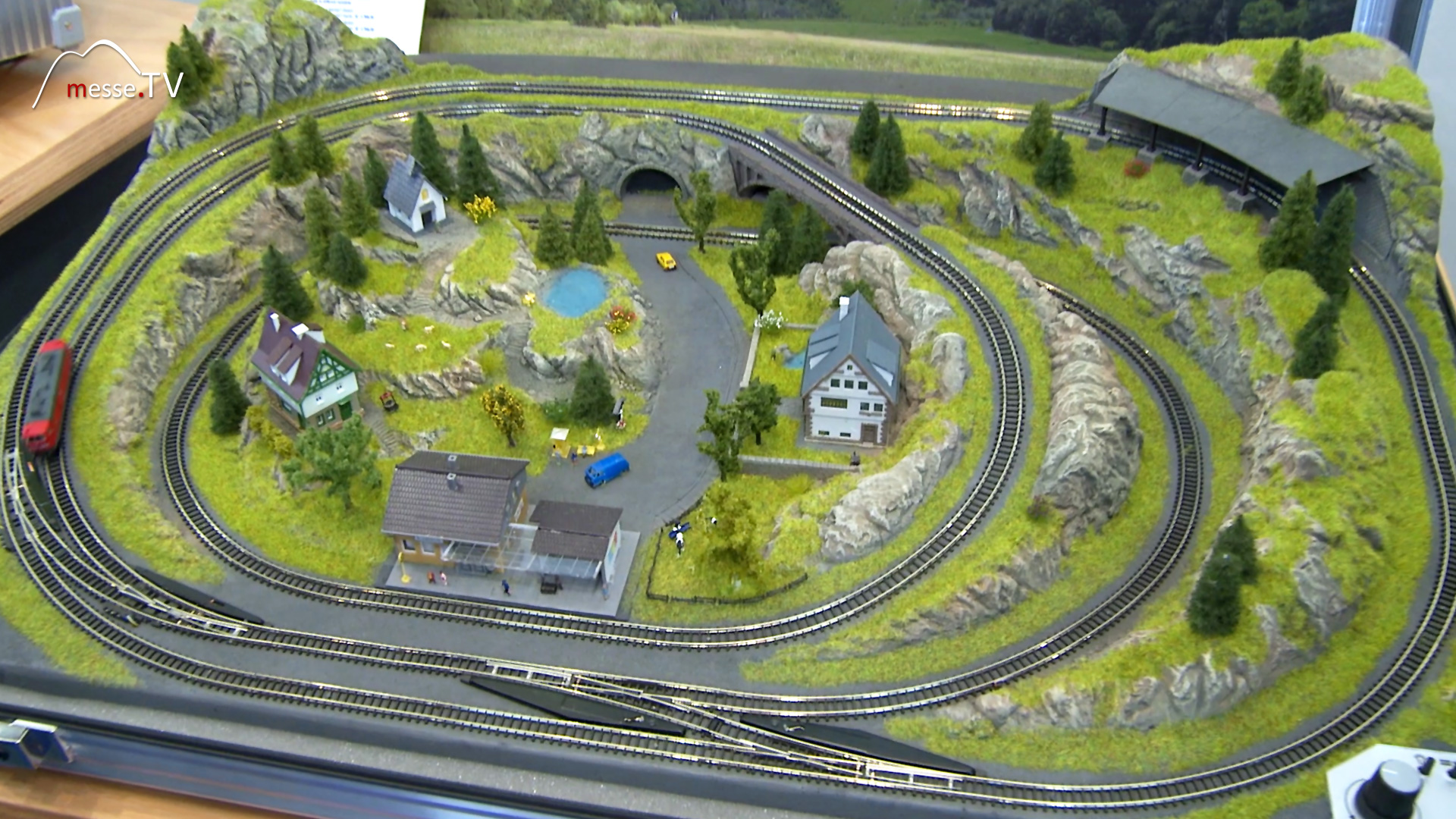 model railroad in a briefcase NOCH