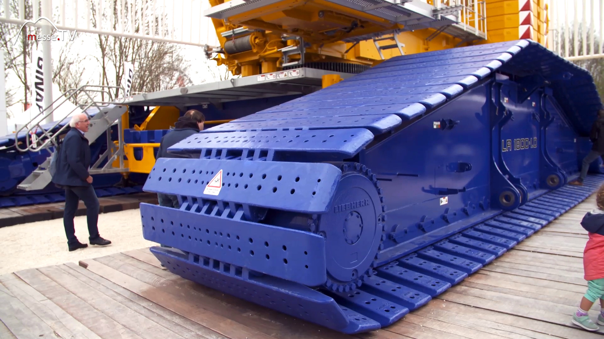 LIEBHERR lattice boom crawler crane crawler carrier