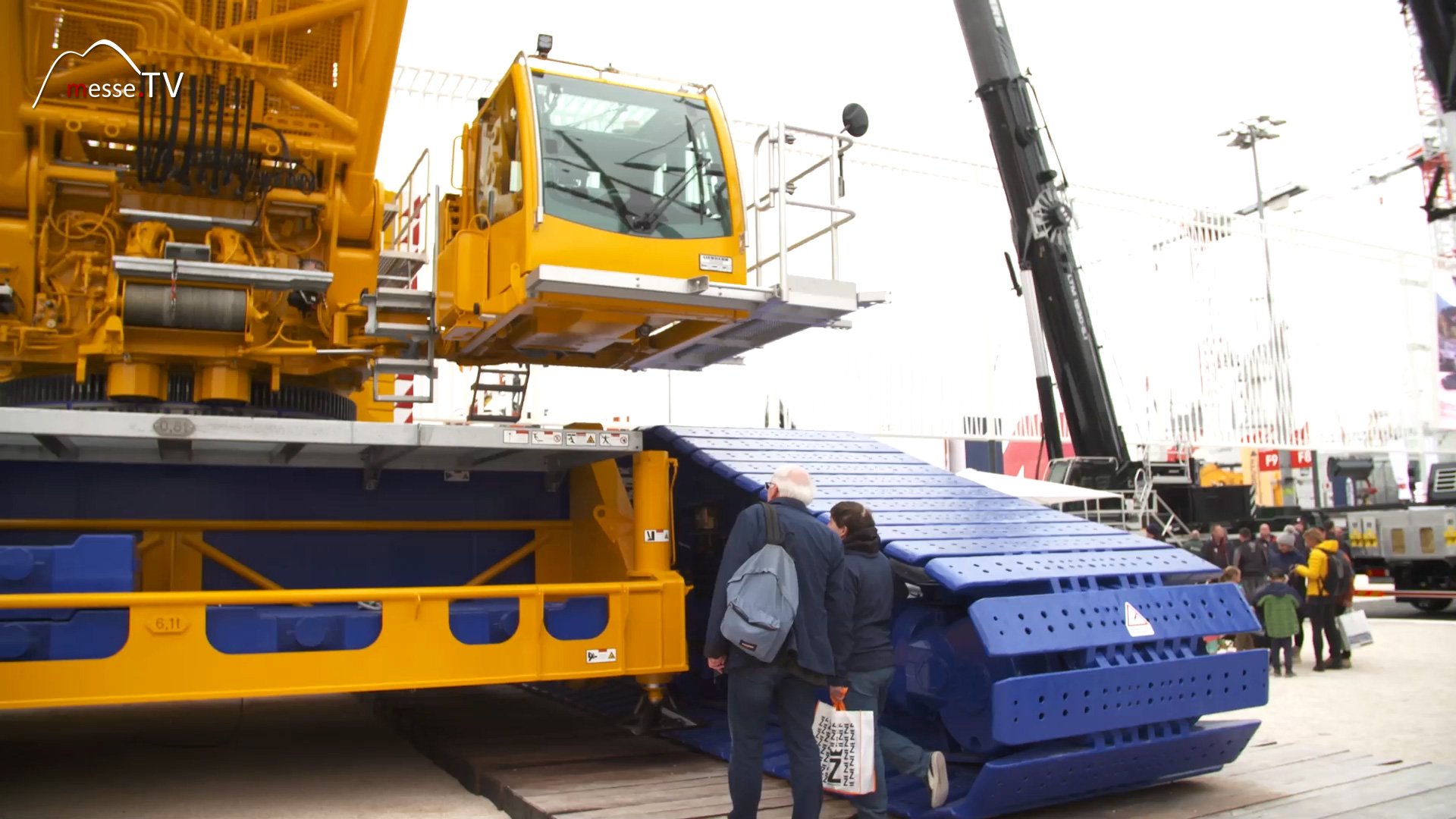 LIEBHERR lattice boom crawler crane industrial and power plant construction