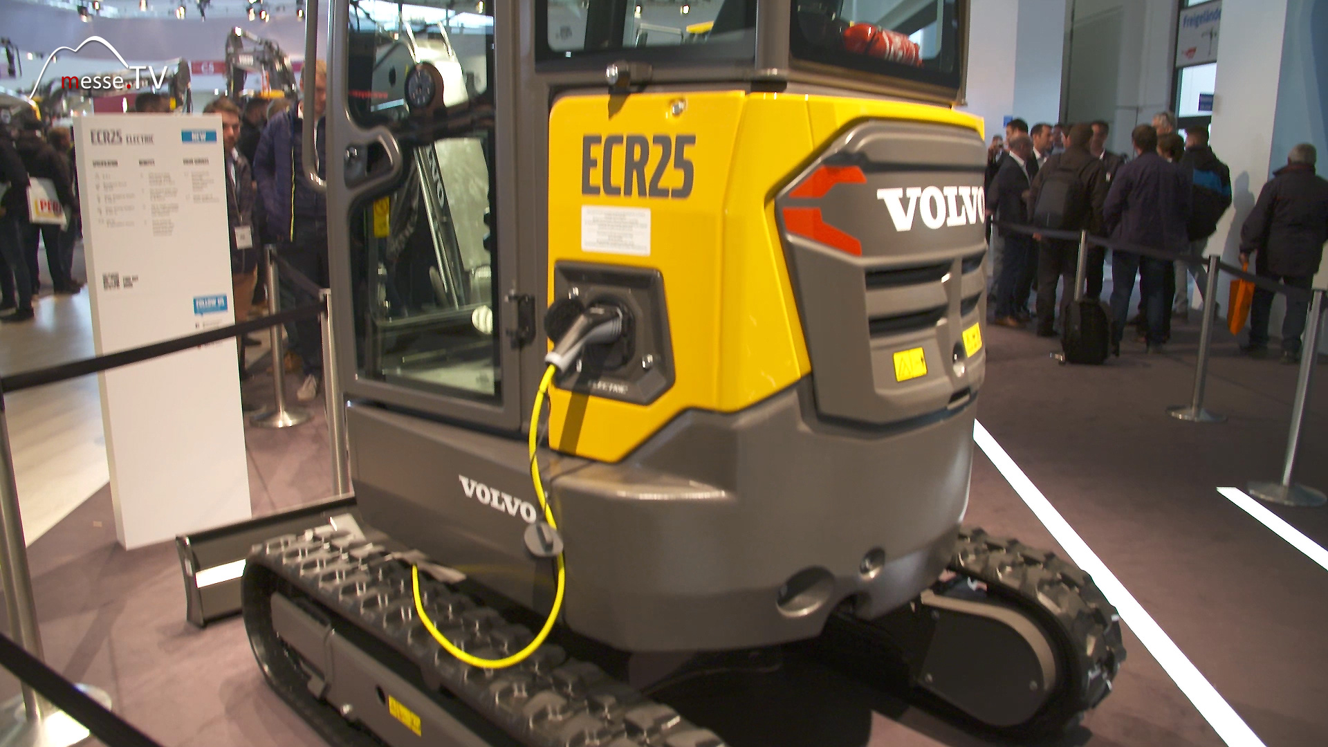 VOLVO compact excavator ECR25 zero emission