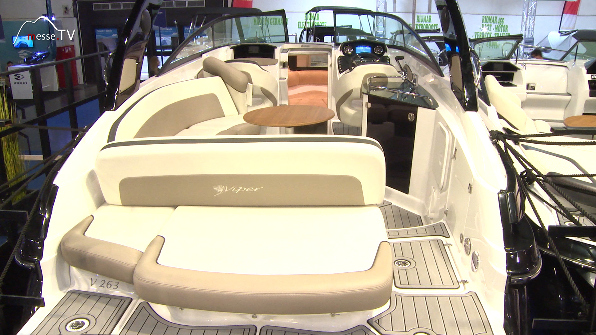 Viper V263 lounge Europe Marine