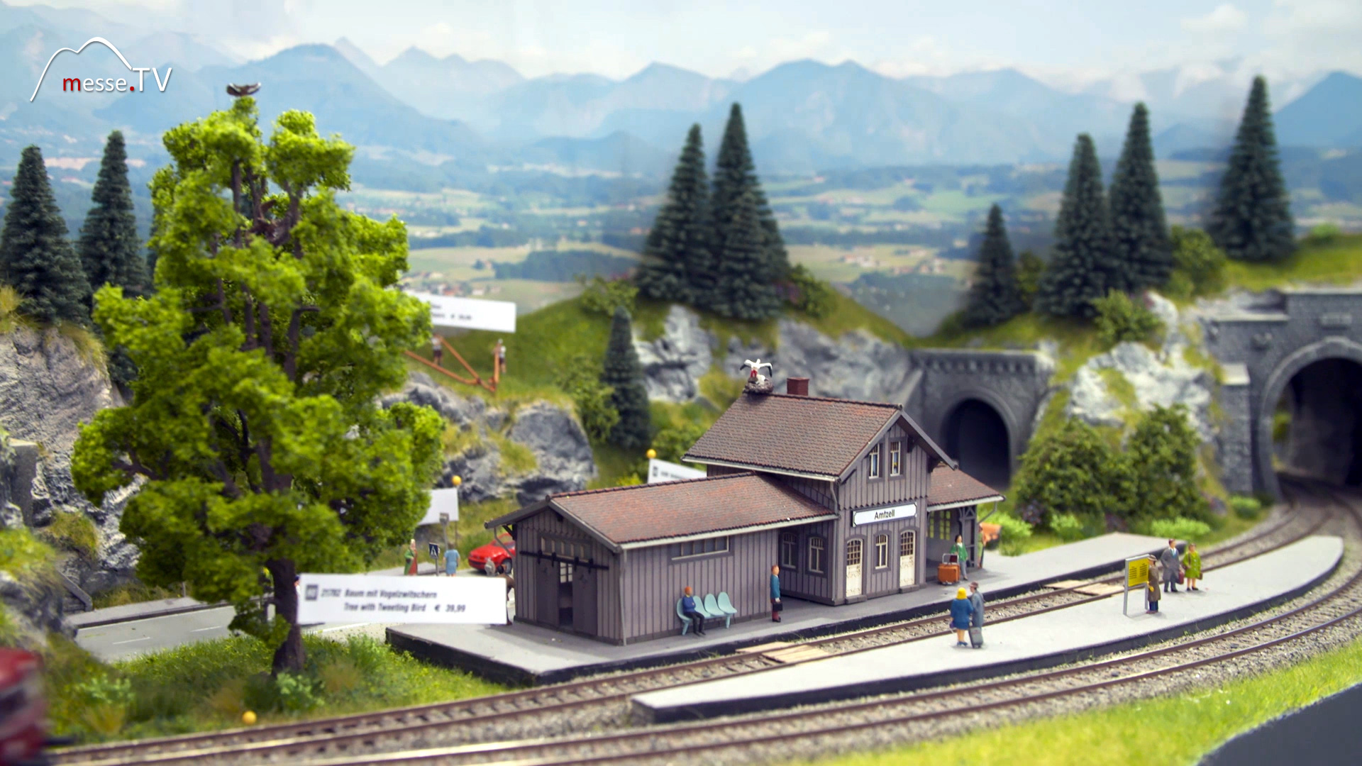 Noch model building Station with figures
