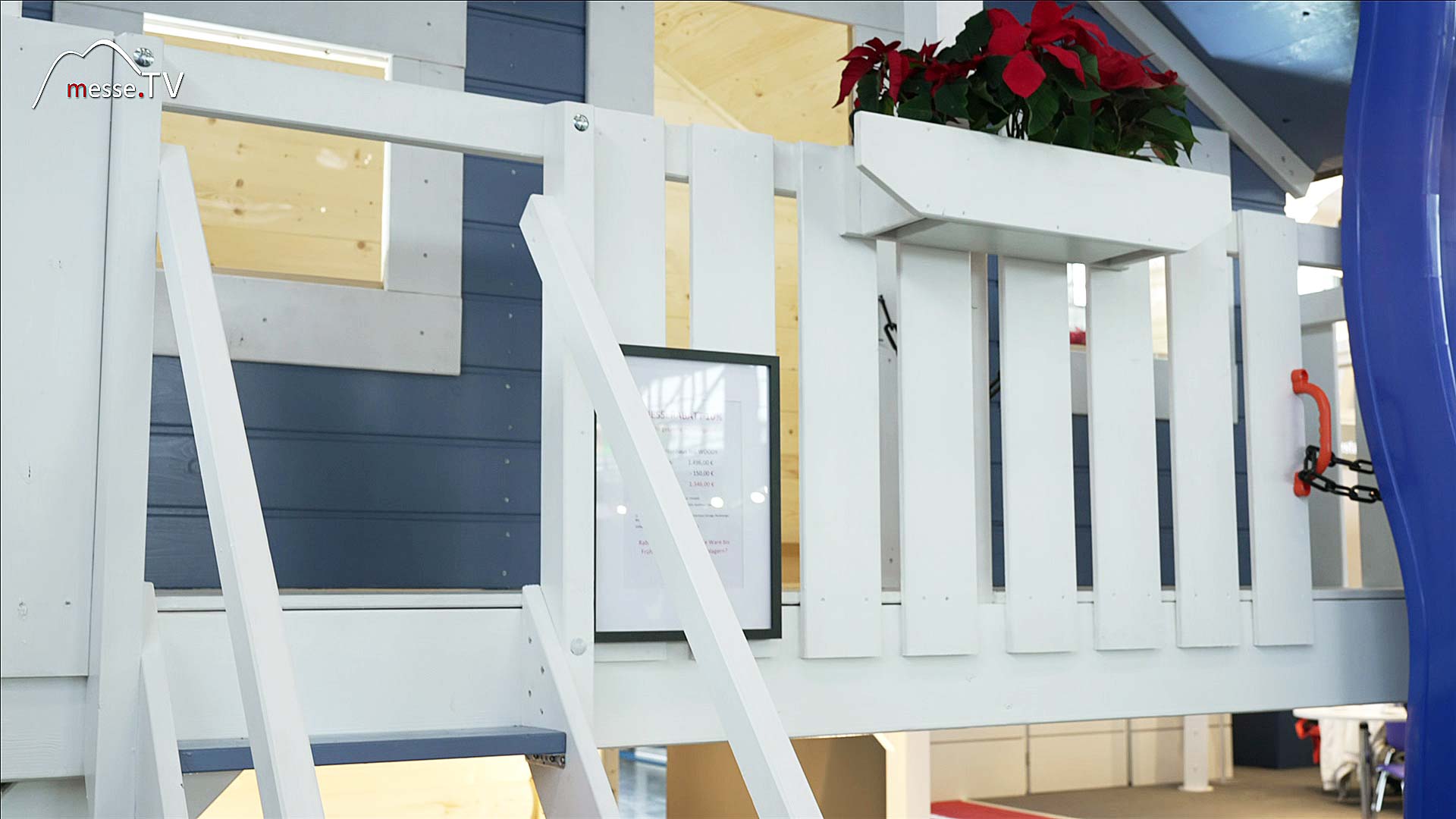 Childrens playhouse balcony